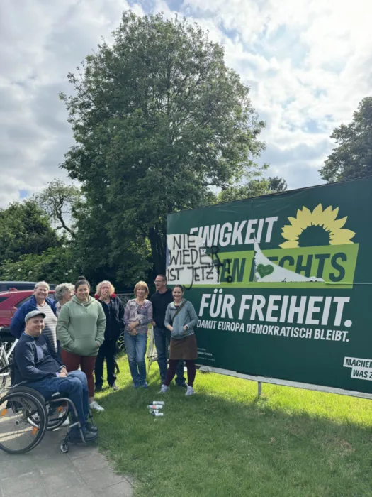 Plakatzerstörung in Erkelenz – Gemeinsam stark: „Nie wieder ist jetzt“ 