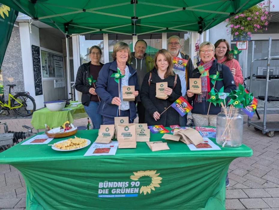 Frühlingszwiebelaktion auf dem Wochenmarkt